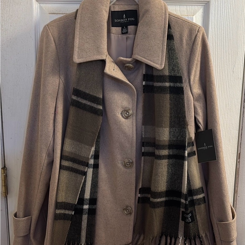 London Fog Coat, Beige, size L, never worn, tags still on there